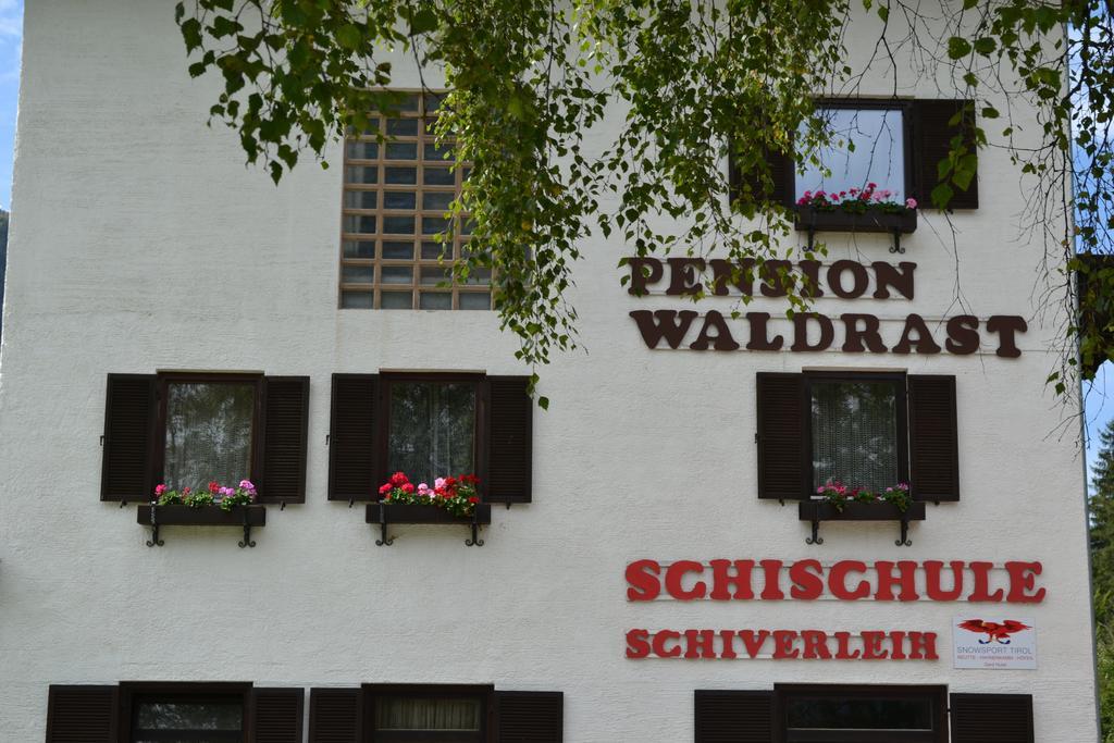 Pension Waldrast Ehenbichl Bagian luar foto